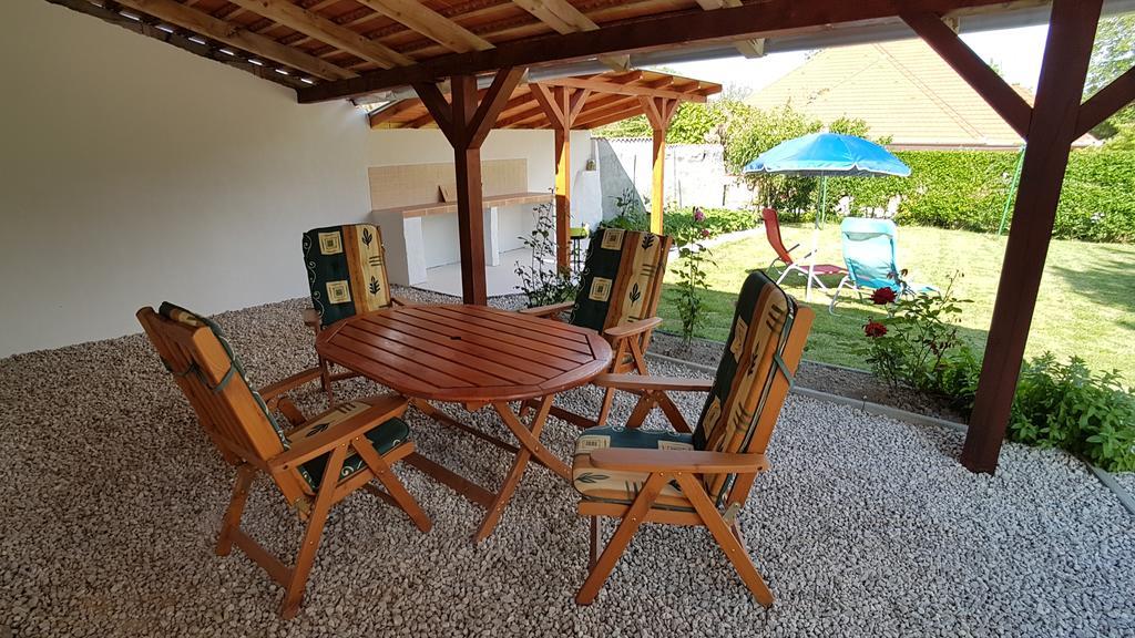Villa Nora Heviz Exterior foto